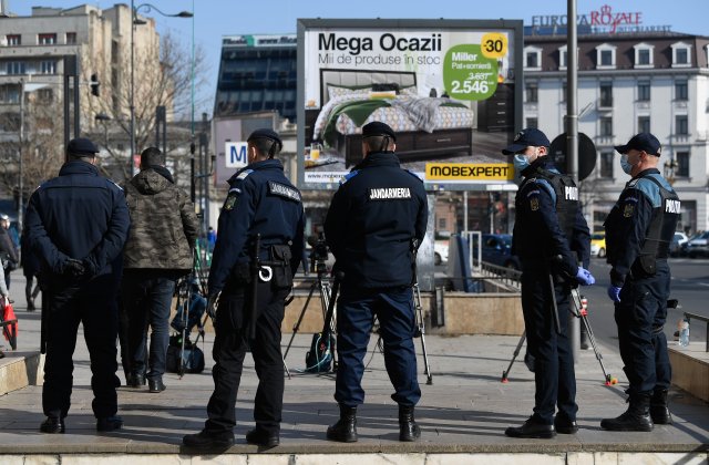 Aproximativ 380 de persoane au fost duse la audieri, în cazul grupării care a înșelat instituții publice