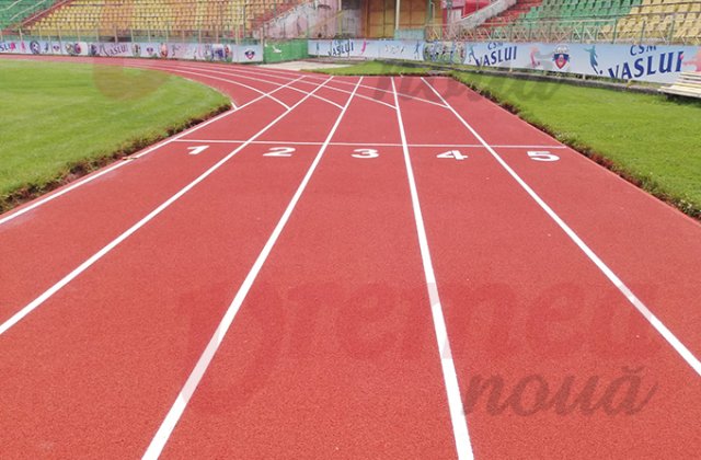 Improvizația Primăriei din Vaslui, de râsul lumii. Autoritățile au făcut pista de atletism în colțuri