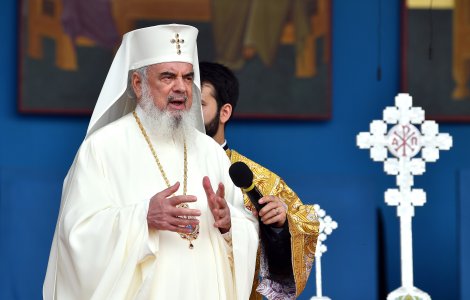 VIDEO Patriarhul Daniel - decorat de președintele Iohannis cu Ordinul Național „Steaua României” în grad de Colan