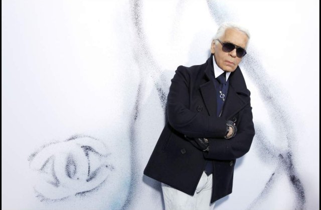 Lagerfeld, fotograful calendarului Pirelli 2011