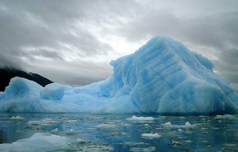 Criza elena, "doar" varful icebergului?