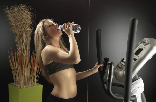 [VIDEO] Care-i secretul "murdar" al apei minerale?