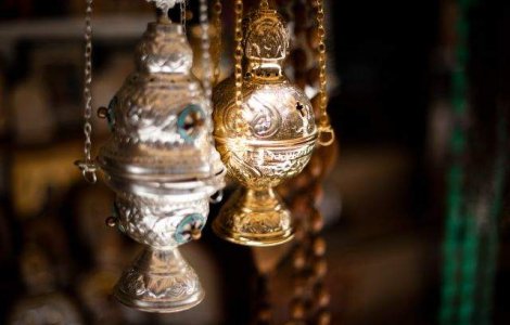 Elevi dusi la spital dupa o slujba tinuta de un preot la scoala