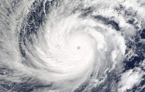 China emite cel mai inalt nivel de alerta pentru taifunul Fitow