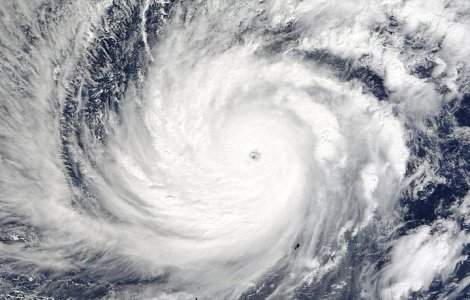 China emite cel mai inalt nivel de alerta pentru taifunul Fitow