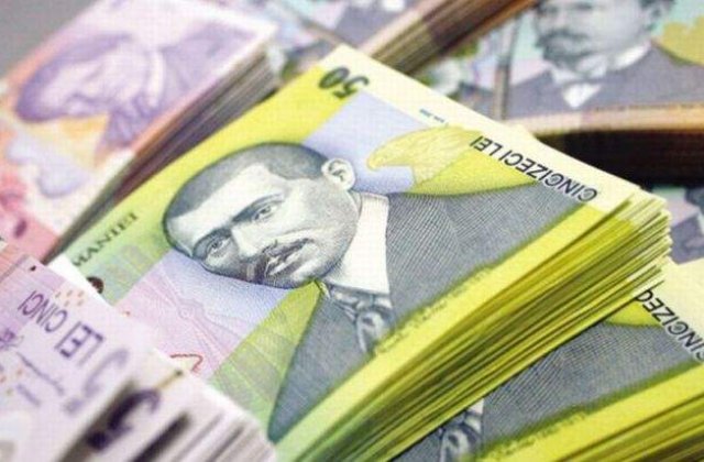 Variantele Guvernului pentru bugetul 2014: Reducerea CAS sau cresterea bazei salariale neimpozitate