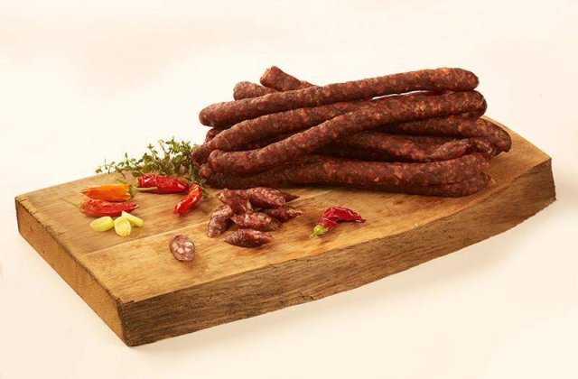 Un barbat a murit inecandu-se cu mancare la Festivalul carnatilor de Plescoi