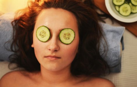 Cum ai grijă de pielea ta când vremea este caniculară, dar umedă