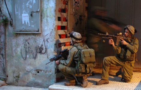 Fâșia Gaza: Lovituri aeriene israeliene după lansarea unor baloane incendiare