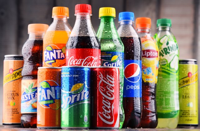 Rom&acirc;nii, sub media UE la consumul băuturilor răcoritoare cu zahăr