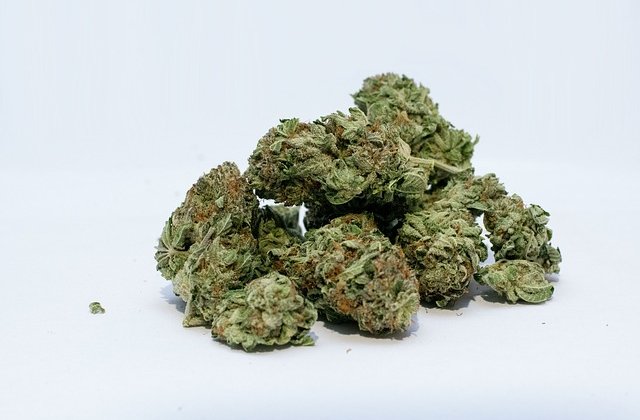 Patru tineri au fost reținuți &icirc;n Vama Veche pentru trafic de droguri de mare risc