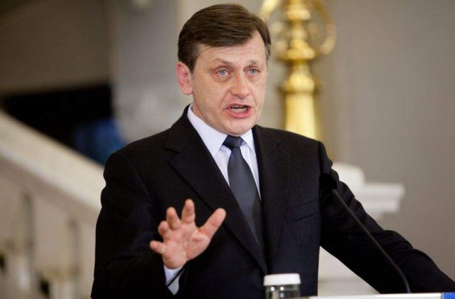 Antonescu: Ponta nu ar fi un candidat la prezidentiale mai bun ca mine