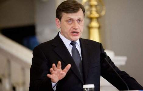 Antonescu: Ponta nu ar fi un candidat la prezidentiale mai bun ca mine