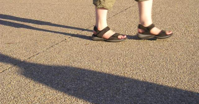 Studiu: Mersul pe jos reduce riscul de a dezvolta cancer mamar