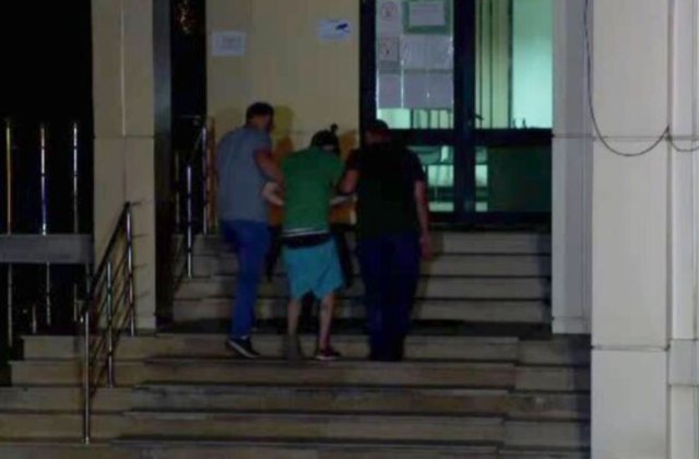 Argeș: Criminal din răzbunare. Un tânăr de 21 de ani l-a ucis pe călăul bunicului său, omorât în urmă cu 10 ani