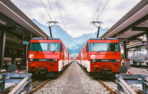 Două trenuri ce transportau marfă s-au ciocnit la Fetești