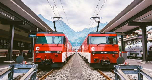 Două trenuri ce transportau marfă s-au ciocnit la Fetești