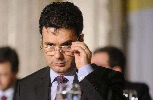 Pricopie: Admiterea la liceu se va face, din 2015, cu medie de minimum 5