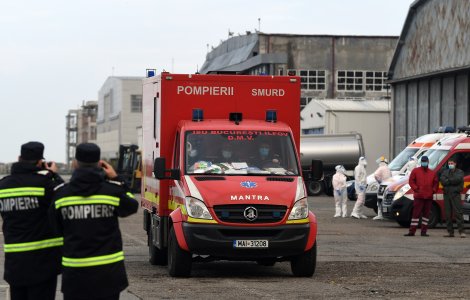 Valul 4 este al nevaccinaților, spun cercetătorii români. Americanii au altă ipoteză