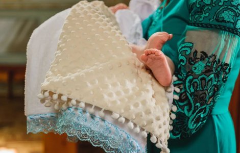 Cum alegi ținuta potrivită pentru ceremonia de botez