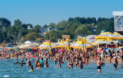 Peste 200.000 de turiști au invadat litoralul românesc în acest weekend