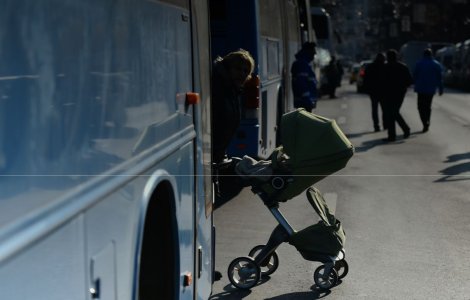 Răzbunarea unui tată. Și-a abandonat copilul în cărucior, în miezul nopții, după ce s-a certat cu partenera