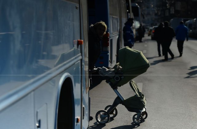 Răzbunarea unui tată. Și-a abandonat copilul în cărucior, în miezul nopții, după ce s-a certat cu partenera