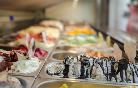 Loturi de înghețată ce conțineau substanțe chimice au fost retrase din magazine