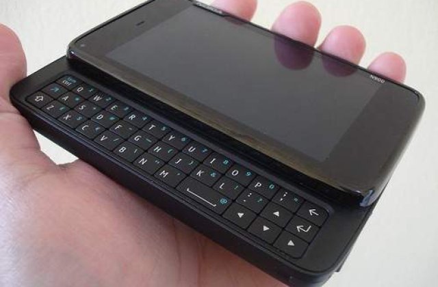 Nokia N900: vitezometru, GPS si telecomanda pentru far