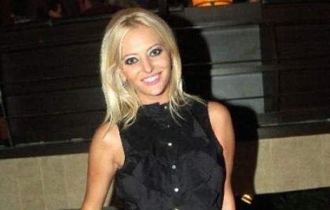 Video: Delia il imita pe Ricky de Romania