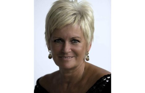 Monica Tatoiu: "Adio Oriflame"