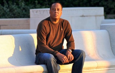 Doctorul lui Michael Jackson isi cere dreptul de a profesa