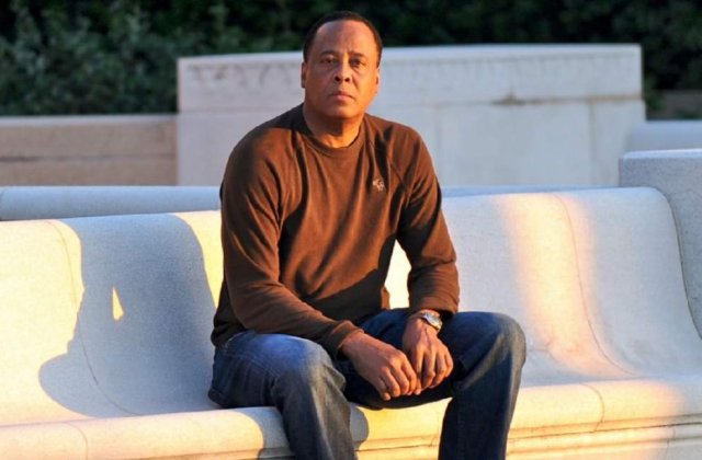 Doctorul lui Michael Jackson isi cere dreptul de a profesa