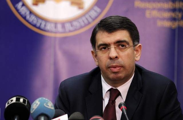 Cazanciuc retrage propunerile de numire a procurorilor Bendeac si Cerbu