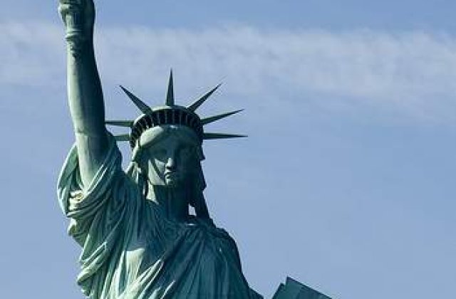 Statuia Libertatii din New York s-a redeschis pentru turisti