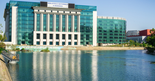 Cinci persoane au fost prinse sub un mal de pământ lângă Biblioteca Națională