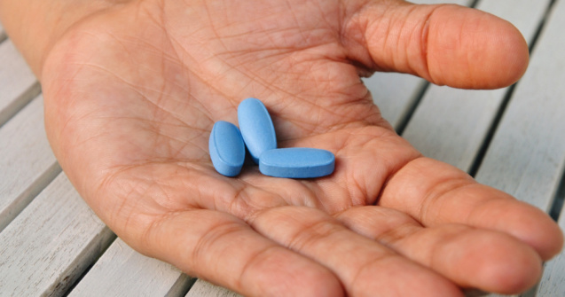 Tesla Blue, drogul care face ravagii în cluburi. Prima victimă avea 21 de ani