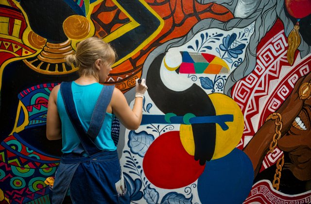 Prima poezie murală animată a fost scrisă pe zidul unui colegiu din municipiul Sibiu