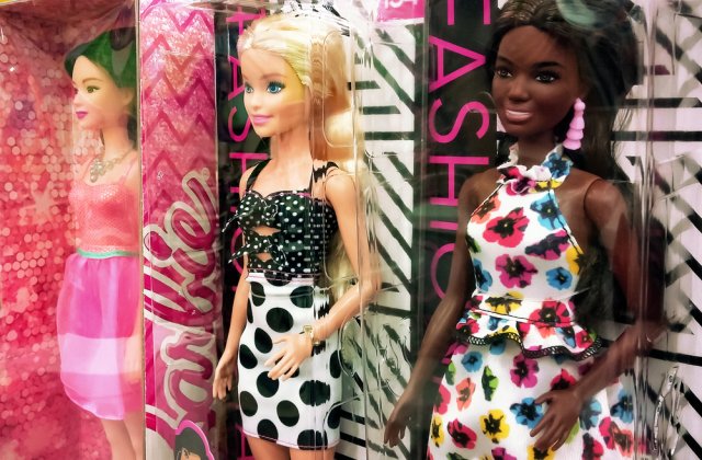 Păpuşă Barbie, creată în cinstea cercetătoarei care a contribuit la realizarea vaccinului Oxford