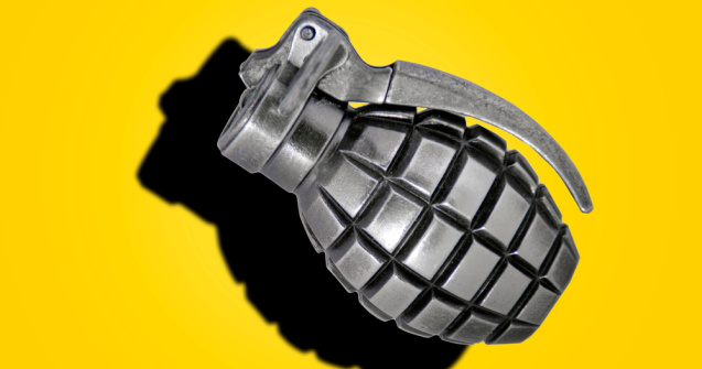 O sculptură în formă de grenadă a creat panică în aeroportul din Frankfurt