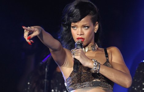 Rihanna, cea mai bogată cântăreață din lume, a devenit miliardară
