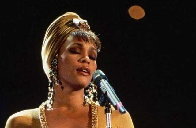 Whitney Houston si-a anulat concertul de la Paris