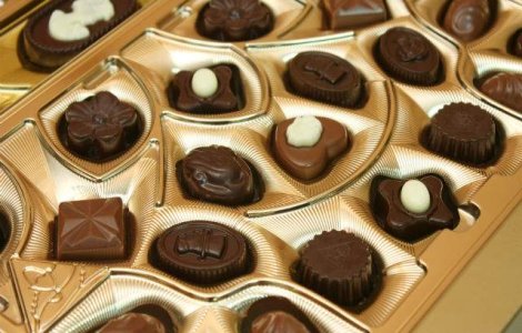 Ciocolata consumata in timpul curelor de slabire favorizeaza pierderea in greutate
