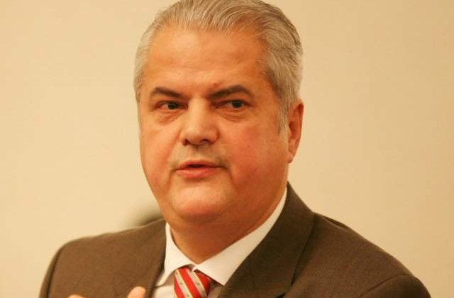 Decizia privind excluderea din avocatura a lui Adrian Nastase, amanata