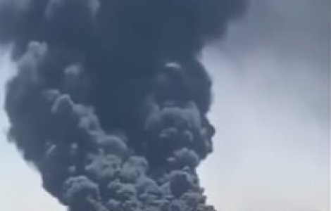 VIDEO Cel mai mare depozit de anvelope uzate din lume a luat foc