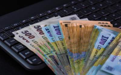 Leul s-a apreciat în raport...