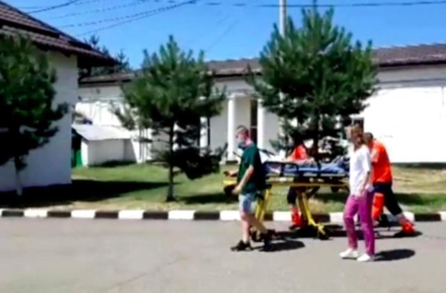 Anchetă în cămin, bătrân omorât în bătaie de un infirmier beat