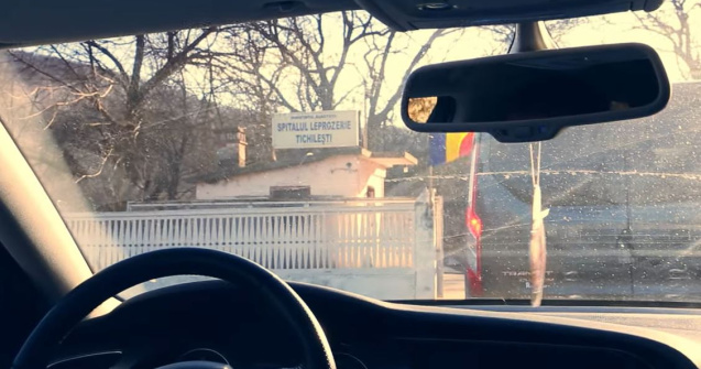 Doar 9 suflete au mai rămas în leprozeria de la Tichilești, ultima din Europa. Spitalul le e casă și cimitir