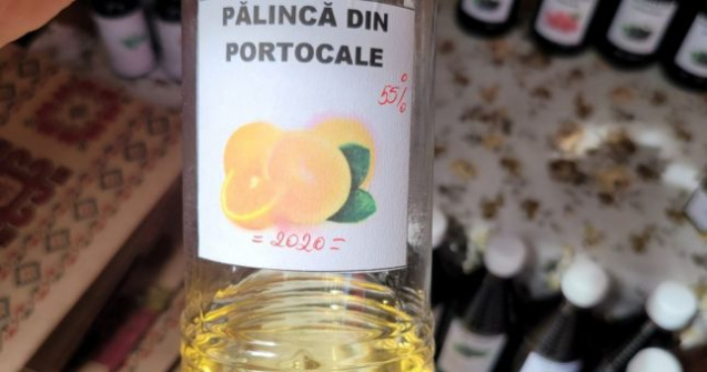 ANPC, control în zona Bran-Moieciu. Un bărbat vindea pălincă din portocale și din banane ca „produs specific”