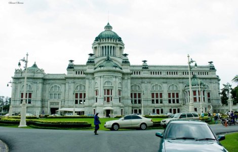 Parlamentul thailandez, ocupat de protestatari
